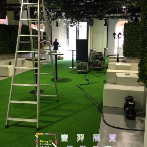 敦化南路二段精品店-威力絲揮桿草及淺灰地毯...